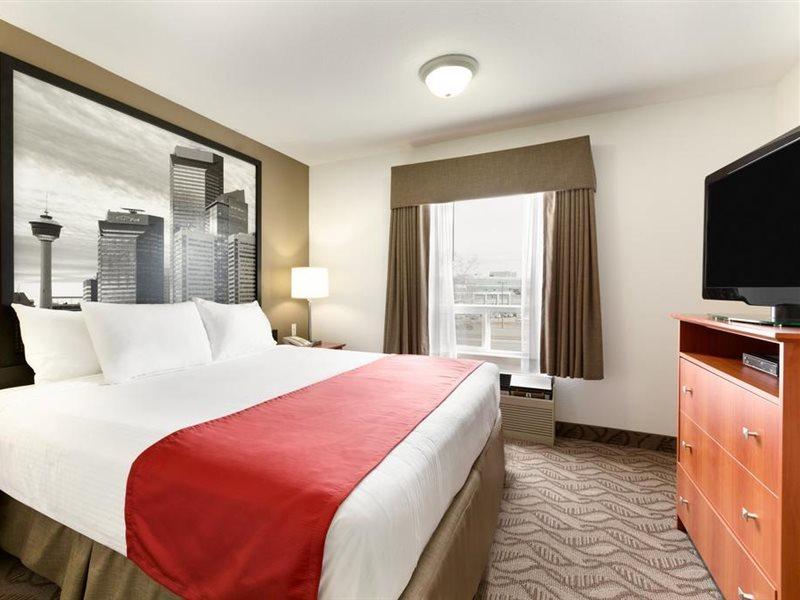 Super 8 By Wyndham Calgary Shawnessy Area Otel Dış mekan fotoğraf