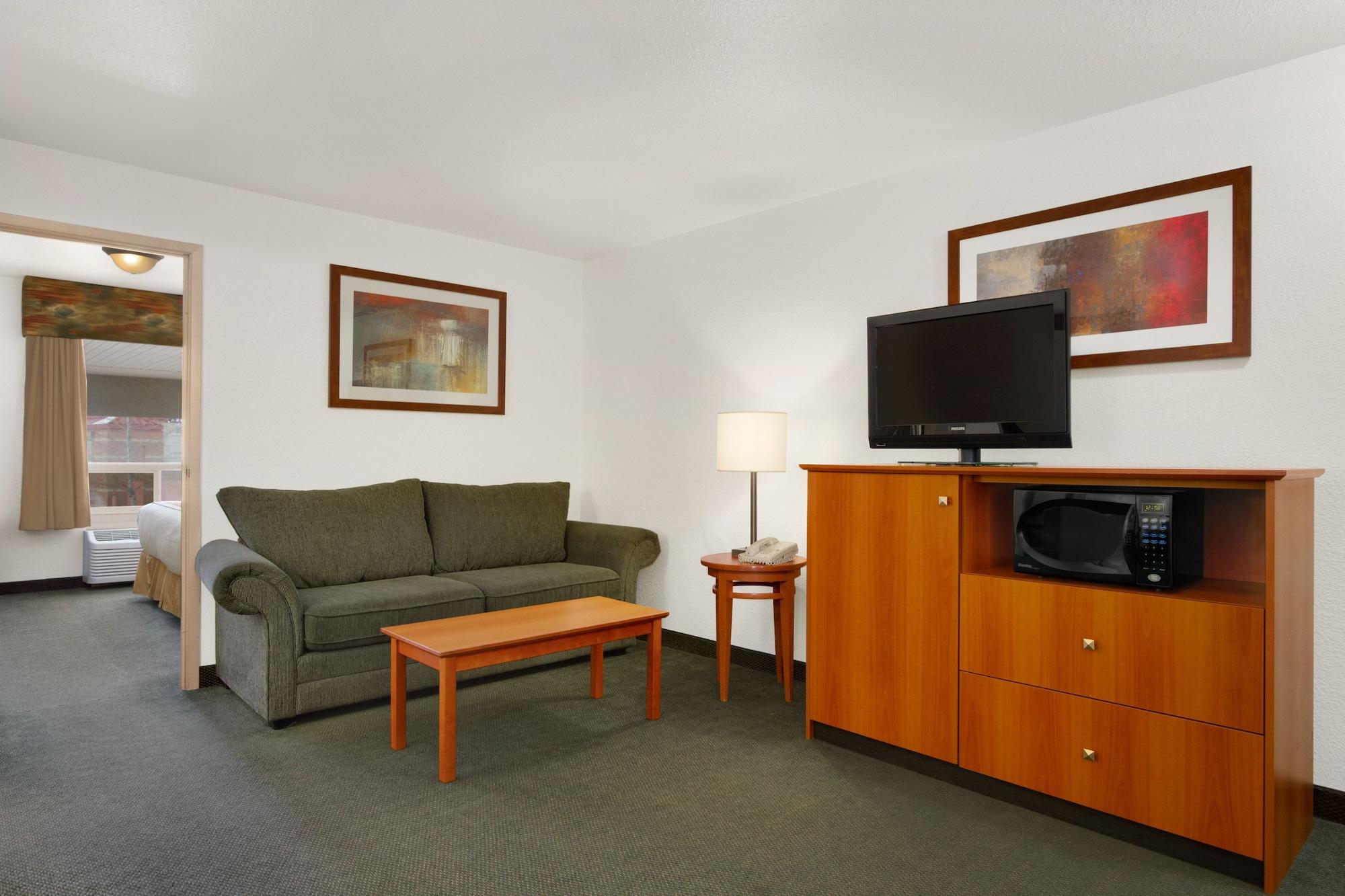 Super 8 By Wyndham Calgary Shawnessy Area Otel Dış mekan fotoğraf