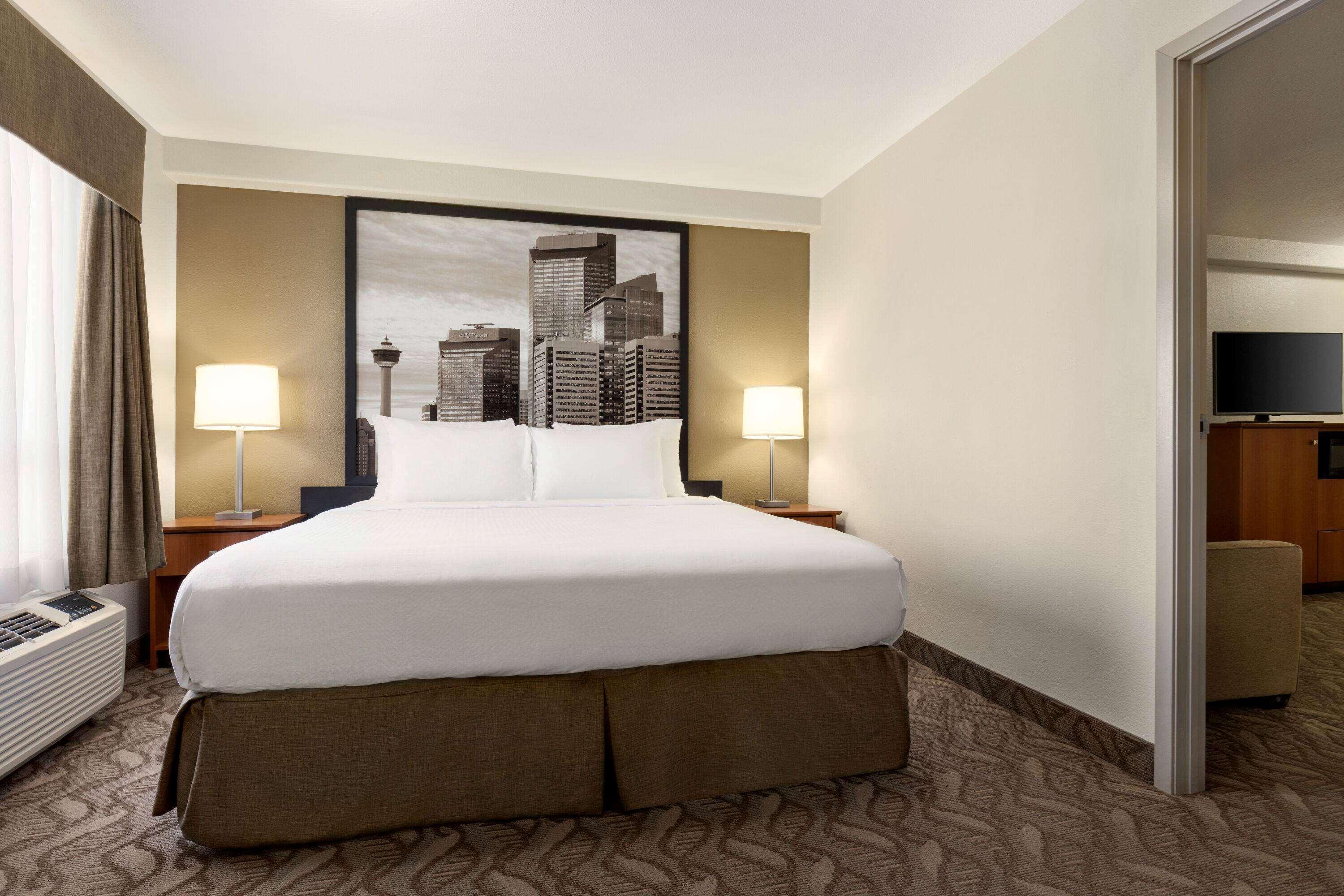 Super 8 By Wyndham Calgary Shawnessy Area Otel Dış mekan fotoğraf