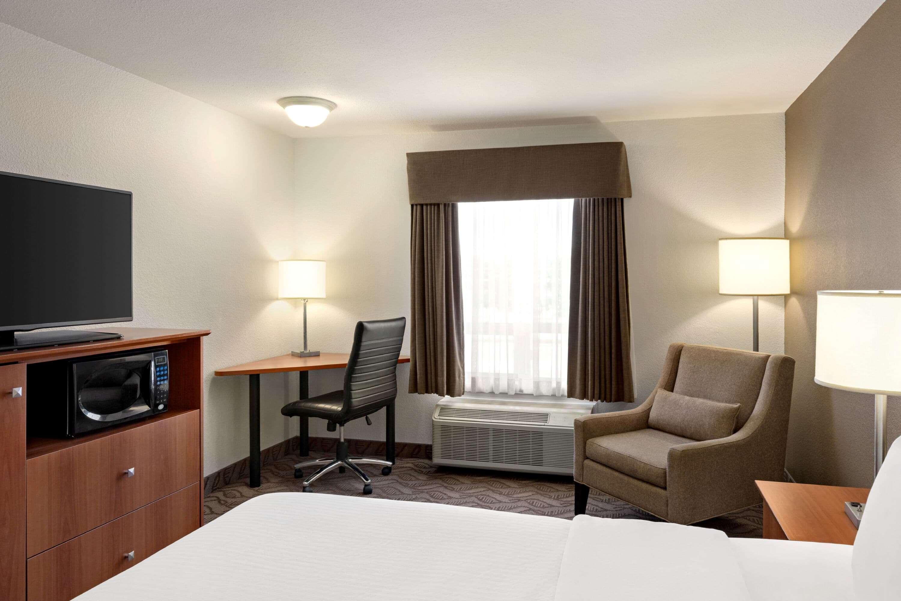 Super 8 By Wyndham Calgary Shawnessy Area Otel Dış mekan fotoğraf