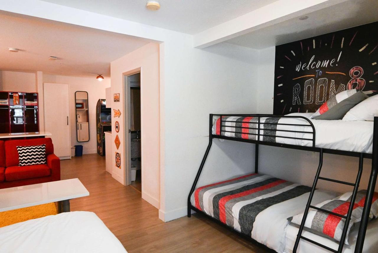 Super 8 By Wyndham Calgary Shawnessy Area Otel Dış mekan fotoğraf