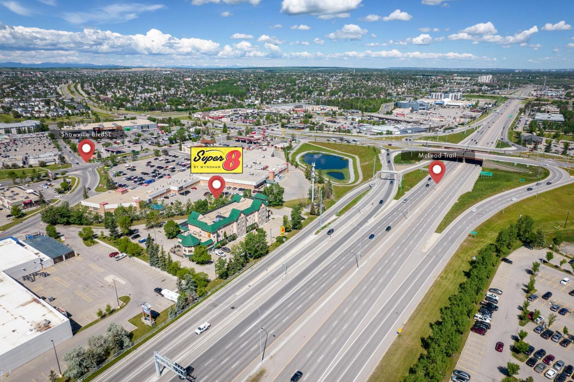 Super 8 By Wyndham Calgary Shawnessy Area Otel Dış mekan fotoğraf